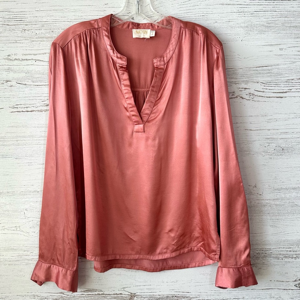 NATION LTD Ella Satin Henley Blouse S Mauve Peach Pink